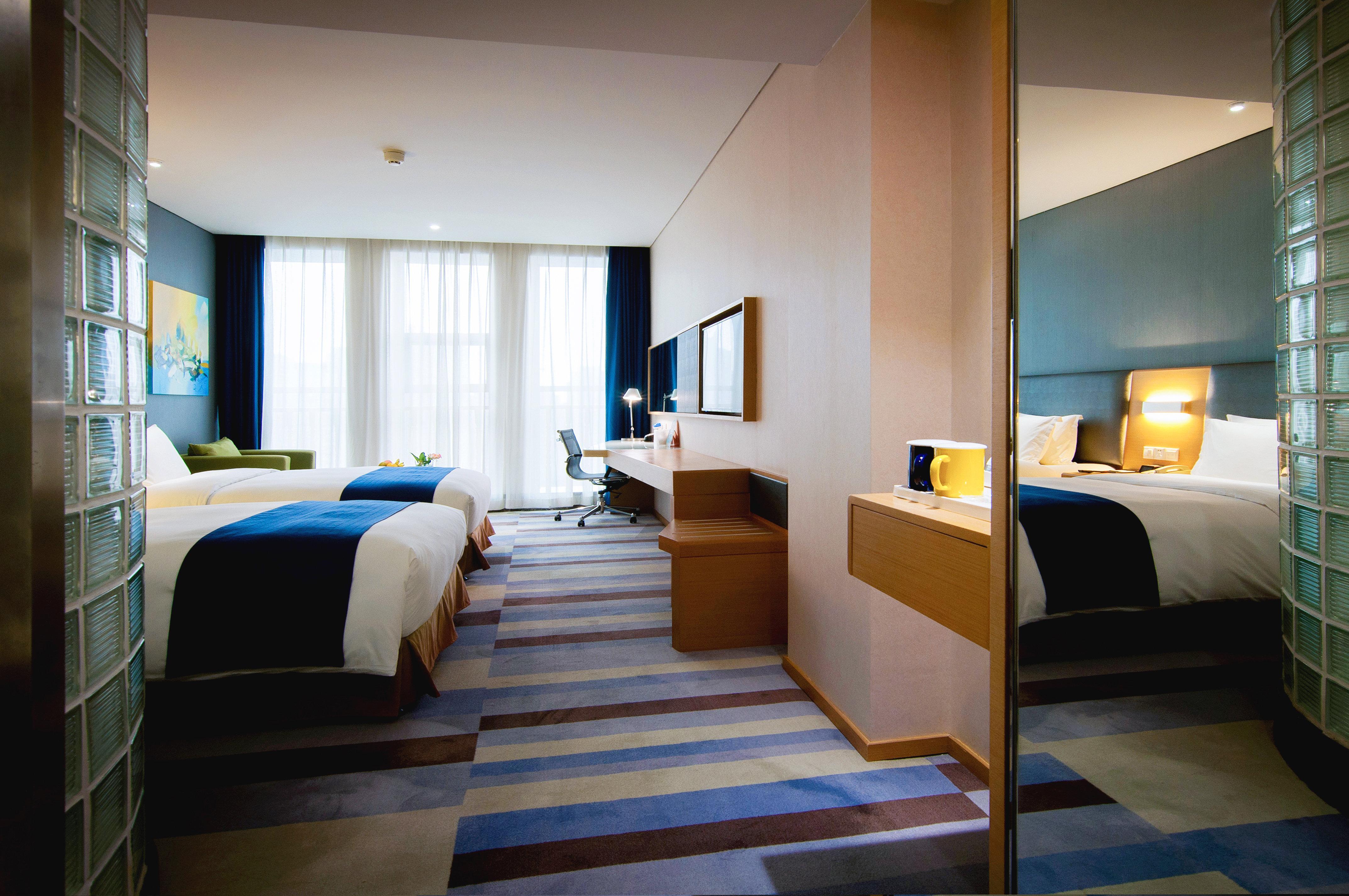 Holiday Inn Express Leshan City Square By Ihg High Speed Rail And Leshan Giant Buddha Zewnętrze zdjęcie
