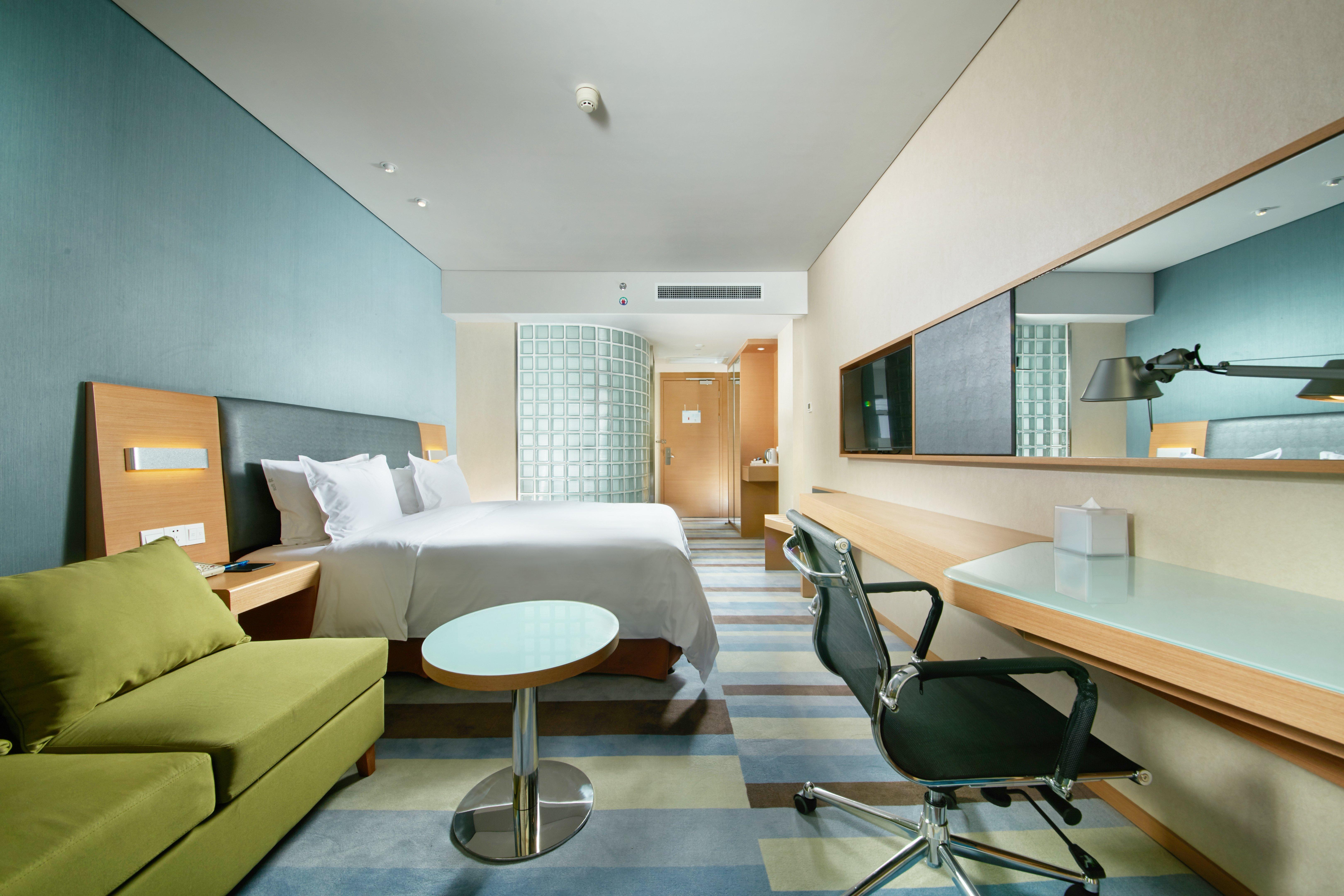 Holiday Inn Express Leshan City Square By Ihg High Speed Rail And Leshan Giant Buddha Zewnętrze zdjęcie