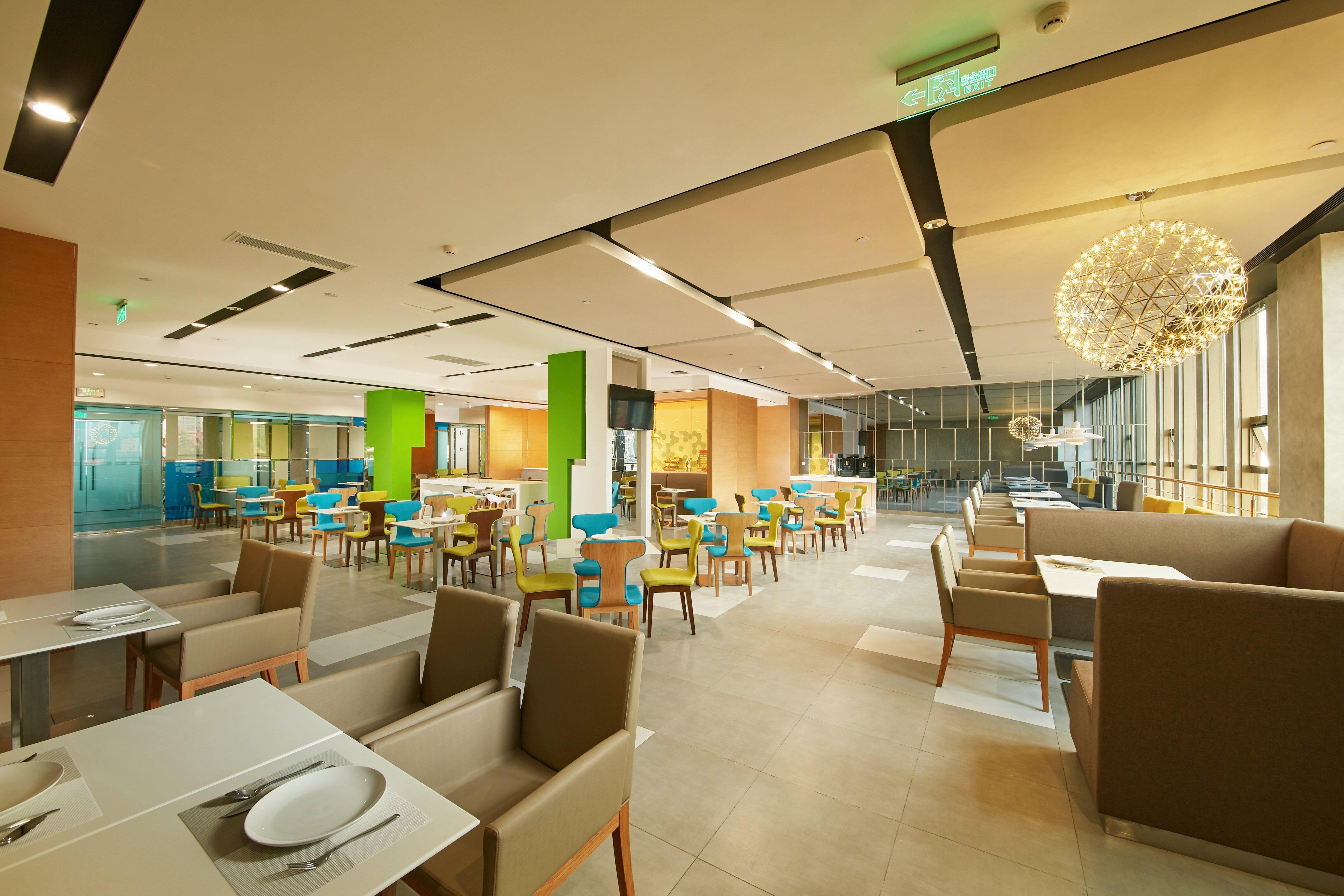 Holiday Inn Express Leshan City Square By Ihg High Speed Rail And Leshan Giant Buddha Zewnętrze zdjęcie