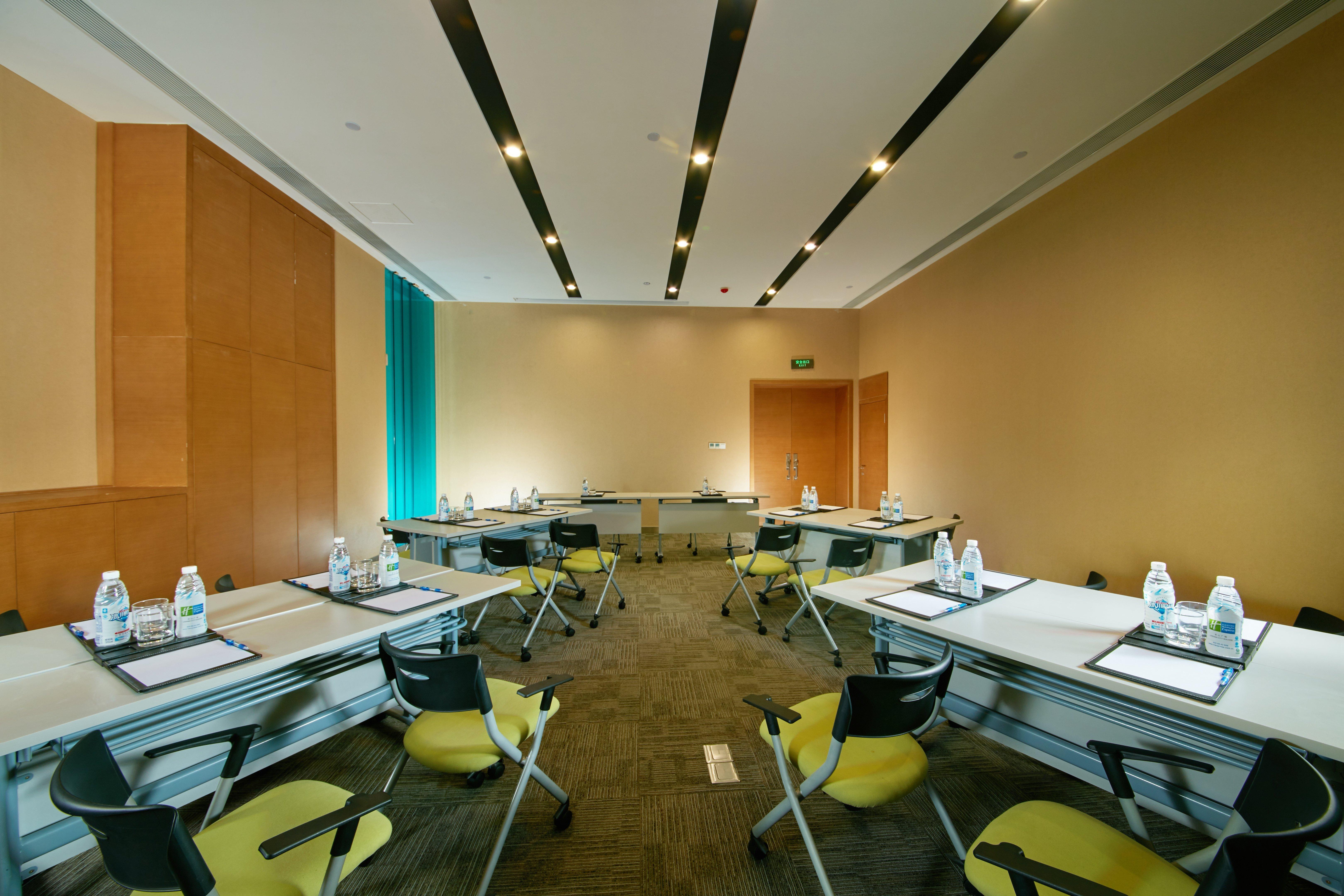 Holiday Inn Express Leshan City Square By Ihg High Speed Rail And Leshan Giant Buddha Zewnętrze zdjęcie