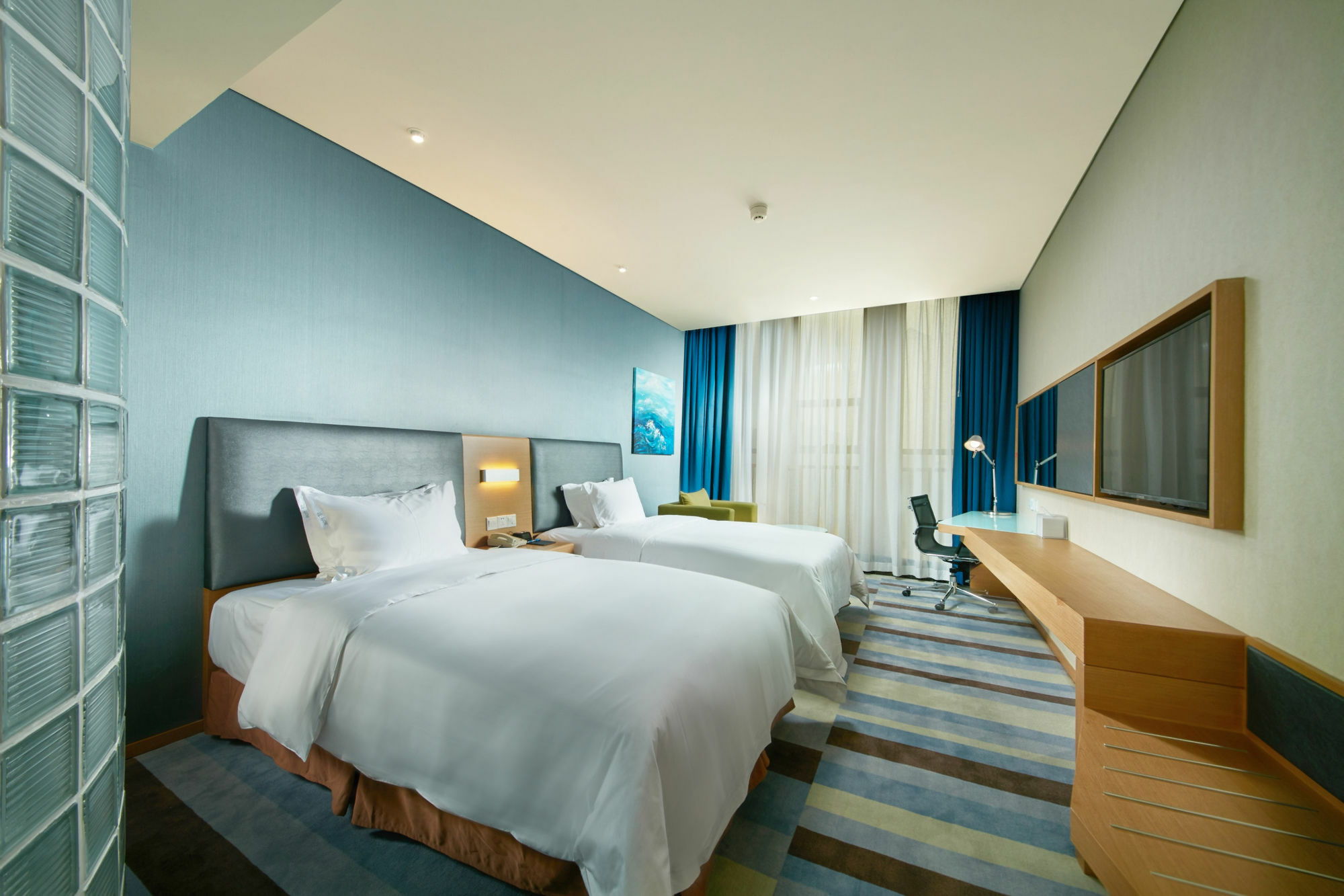 Holiday Inn Express Leshan City Square By Ihg High Speed Rail And Leshan Giant Buddha Zewnętrze zdjęcie
